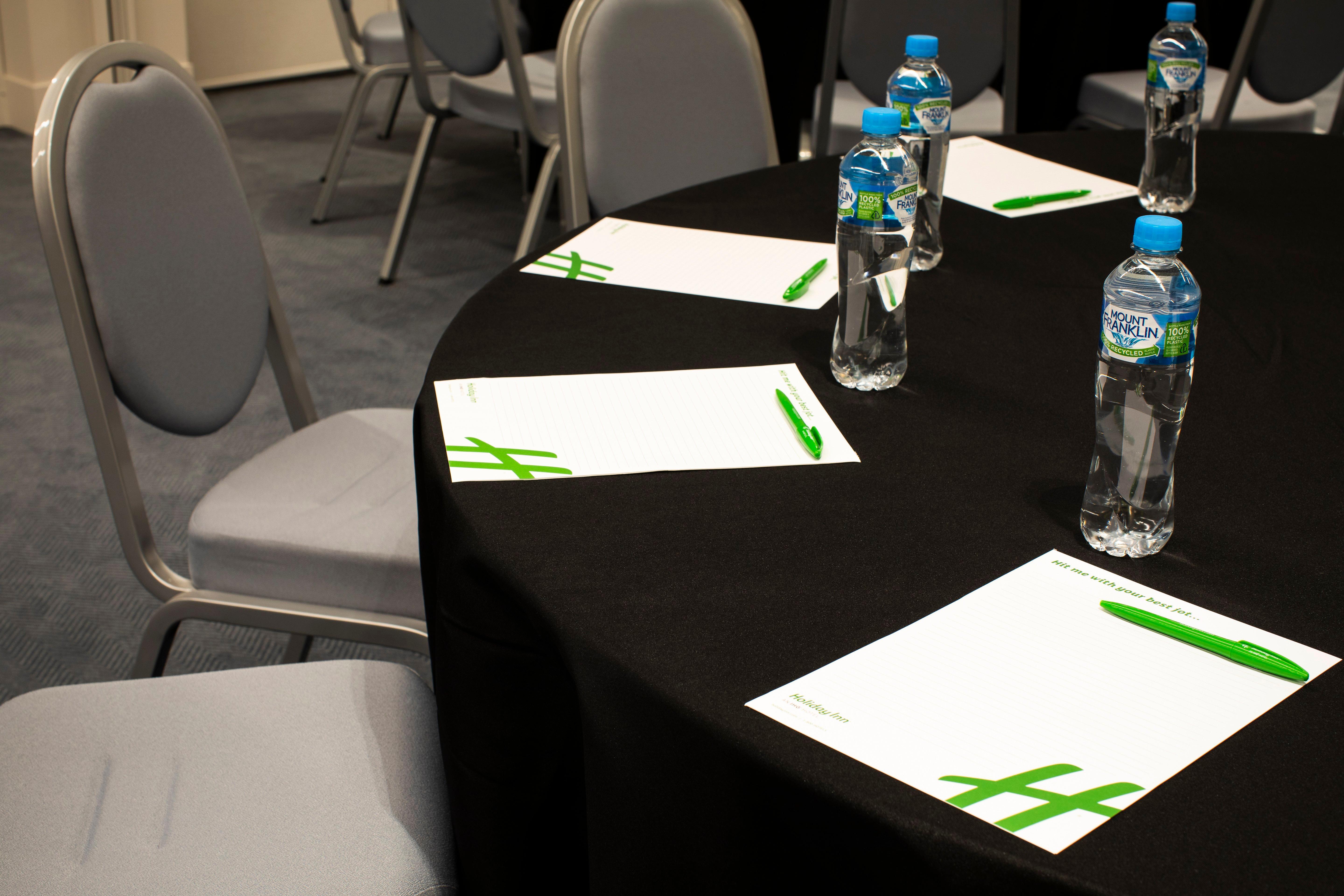Holiday Inn Werribee By Ihg Exterior photo